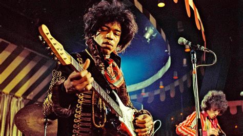 Did Jimi Hendrix Know Music Theory: A Symphony of Chaos and Genius